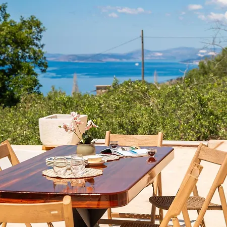 Villa Belo Krug Jesenice (Split-Dalmatia)