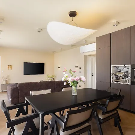Villa Belo Krug Jesenice (Split-Dalmatia)